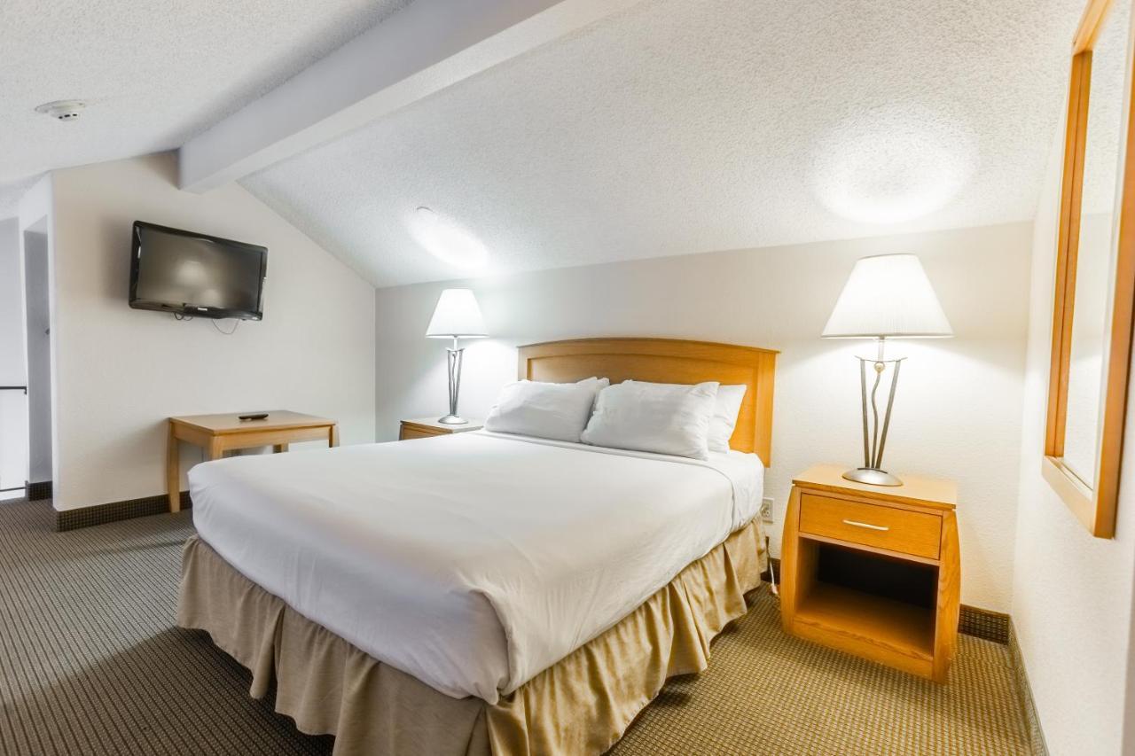 Clarkston Rivertree Inn & Suites מראה חיצוני תמונה