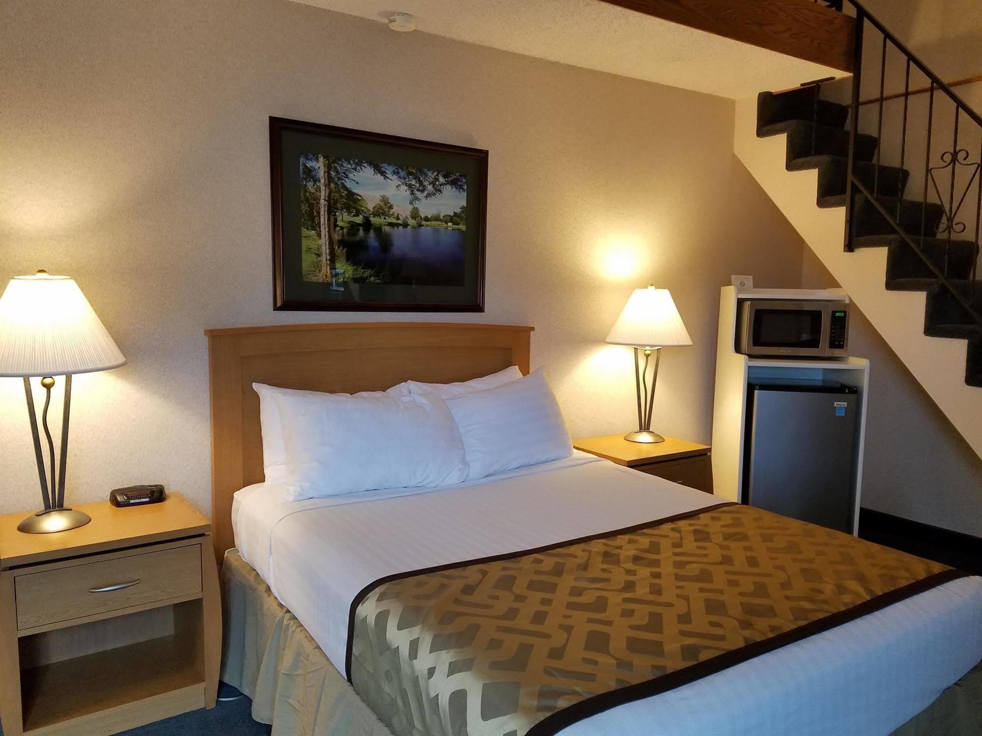 Clarkston Rivertree Inn & Suites מראה חיצוני תמונה